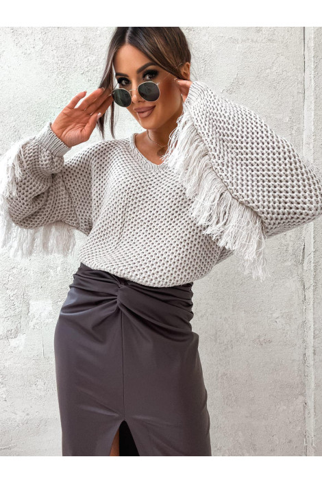 Sweter damski oversize w serek frędzle beżowy BOCCA