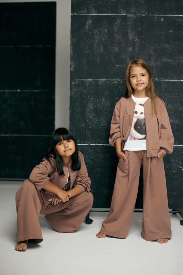 Dres Komplet dziewczęcy bluza i szerokie spodnie beżowy CHILL OUT